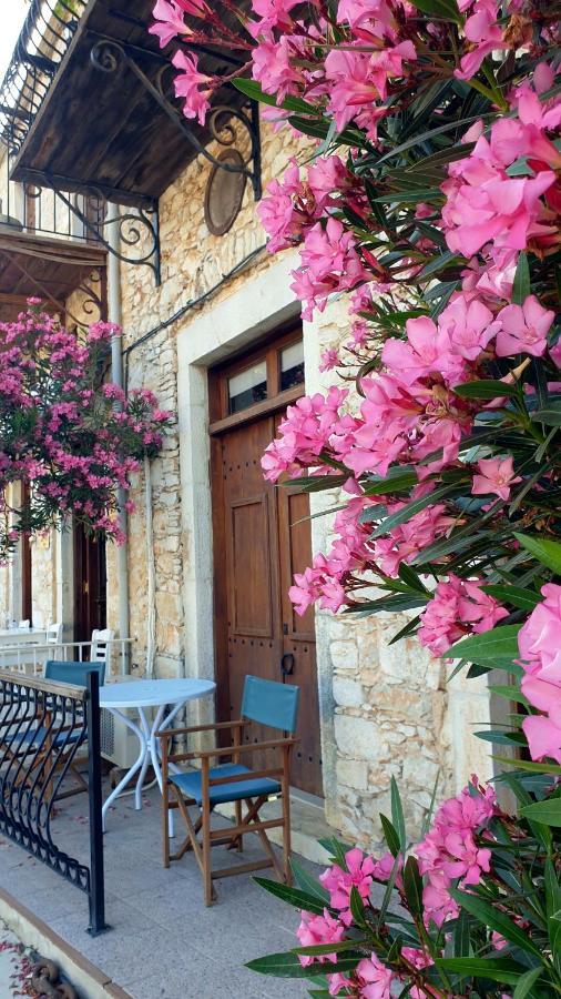 Traditional Seafront Apartment Đảo Sými Ngoại thất bức ảnh
